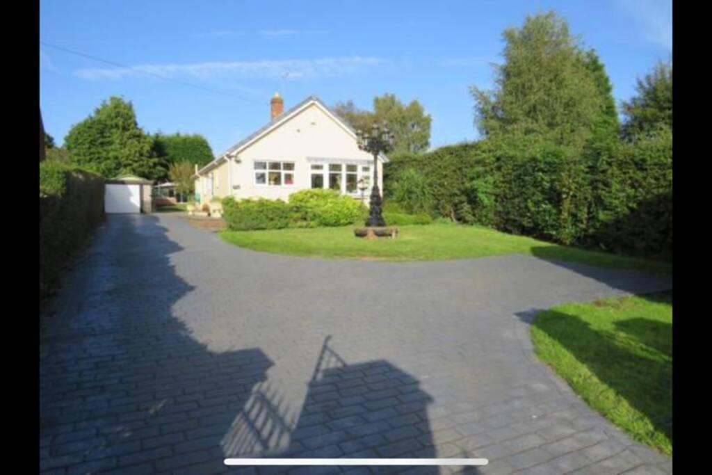 Detached Bungalow II Big Garden II Pet Friendly Vila Hednesford Exterior foto