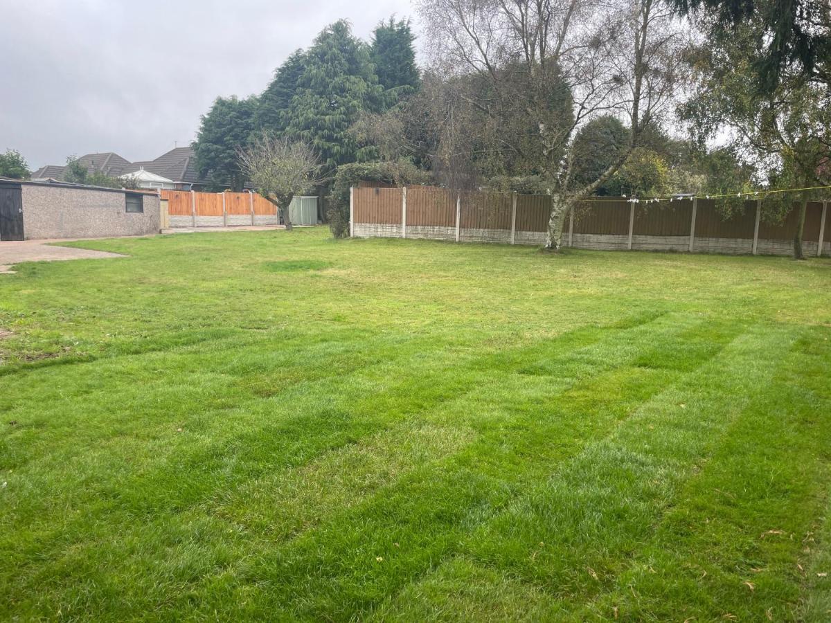 Detached Bungalow II Big Garden II Pet Friendly Vila Hednesford Exterior foto