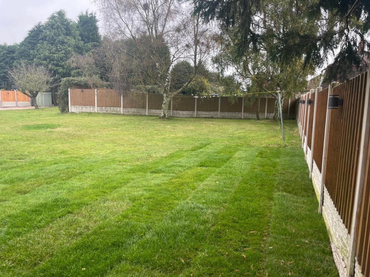 Detached Bungalow II Big Garden II Pet Friendly Vila Hednesford Exterior foto